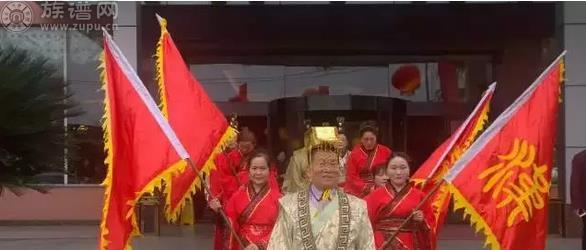 大家都看看，刘皇叔清明节是怎样祭祖的