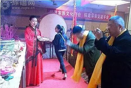 大家都看看，刘皇叔清明节是怎样祭祖的