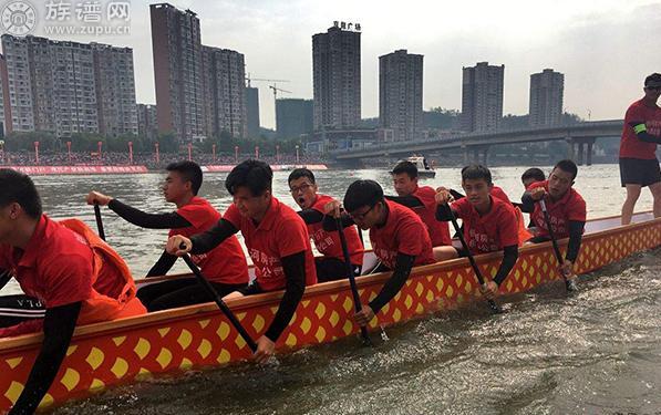 端午盛宴数万人云集沱江两岸围观"简阳龙舟公开赛"